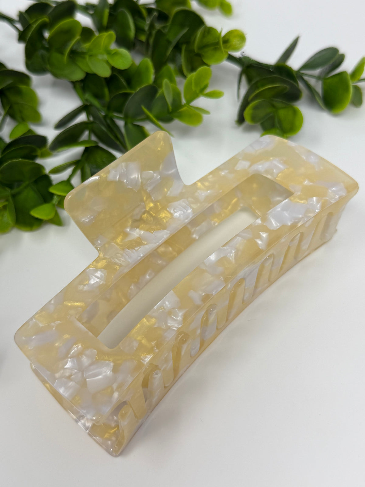 Buttercream XL Luxury Claw Clip